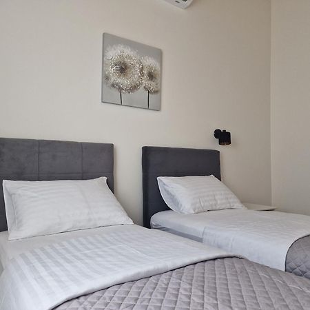 Apartments Miamare Primosten Ngoại thất bức ảnh
