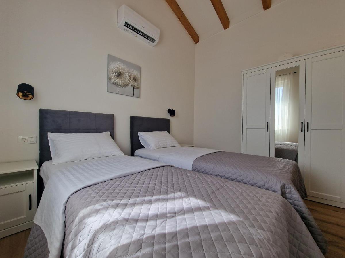 Apartments Miamare Primosten Ngoại thất bức ảnh
