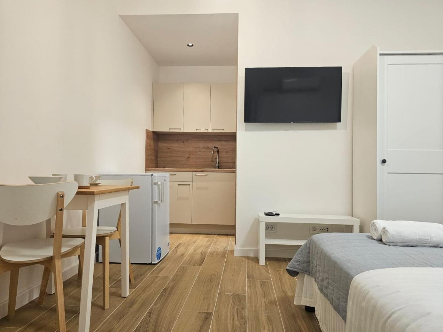 Apartments Miamare Primosten Phòng bức ảnh